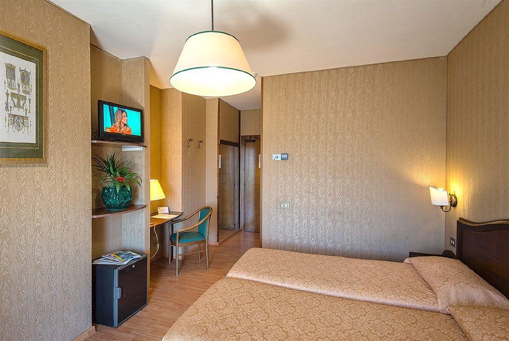 Park Hotel Blanc Et Noir Рим Экстерьер фото