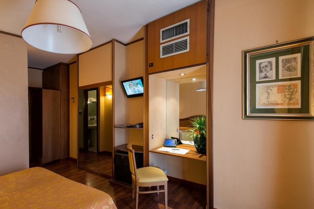 Park Hotel Blanc Et Noir Рим Экстерьер фото