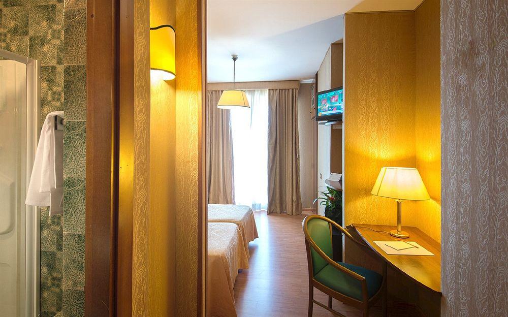 Park Hotel Blanc Et Noir Рим Экстерьер фото