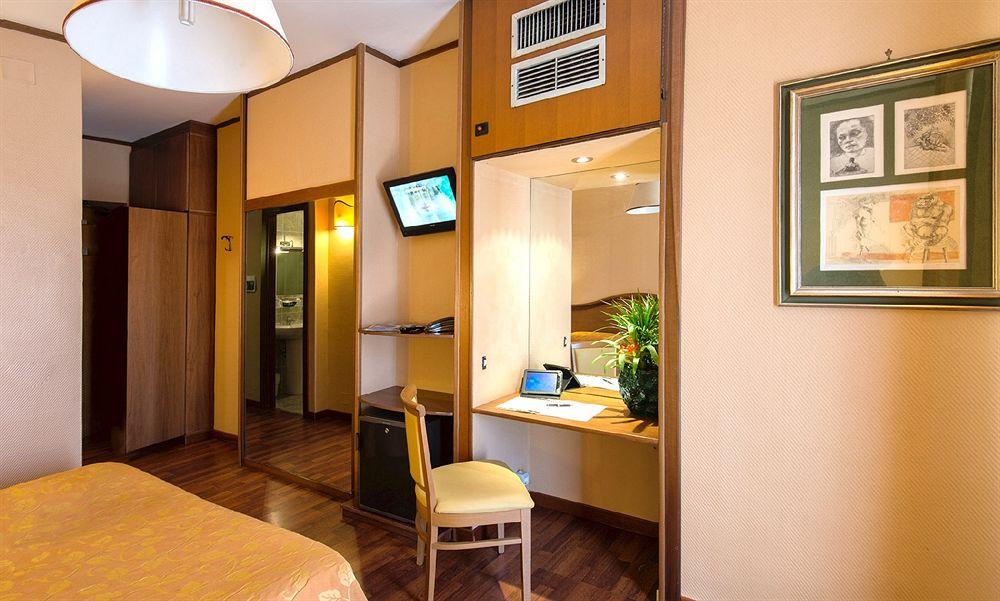 Park Hotel Blanc Et Noir Рим Экстерьер фото